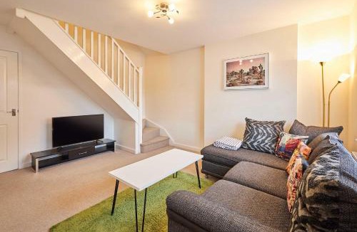 Burton on Trent House | Host & Stay - Happy Home