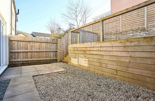 Launceston House | Host & Stay | Hazelnut House