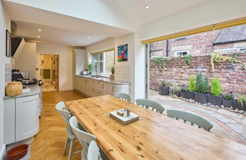 Hexham House | Host & Stay - Hextol Retreat