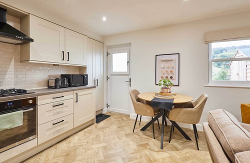 Holmbridge House | Host & Stay | Holmfirth Hideaway