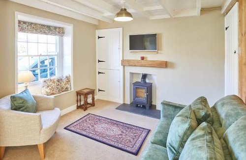 Lockton House | Host & Stay - Holmlea Cottage