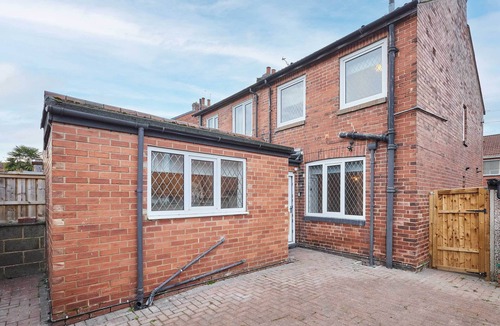 Castleford House | Host & Stay | Joffre Avenue