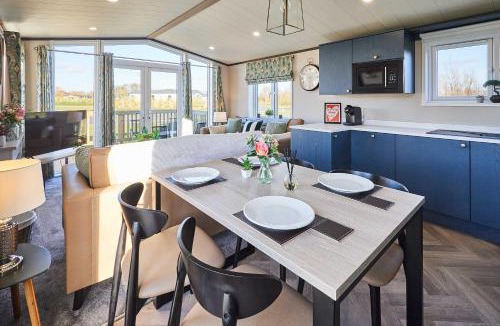 Pickering Ski Chalet | Host & Stay - Kinara Lodge