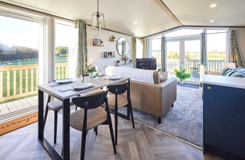 Pickering Ski Chalet | Host & Stay - Kinara Lodge