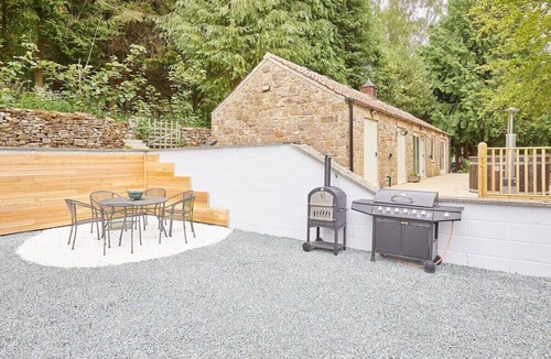 Pickering House | Host & Stay | Kingfisher Cottage