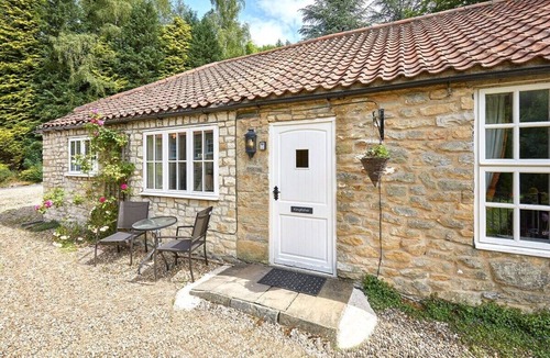 Pickering House | Host & Stay | Kingfisher Cottage