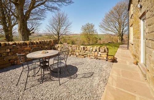 Danby House | Host & Stay - Lop Hall