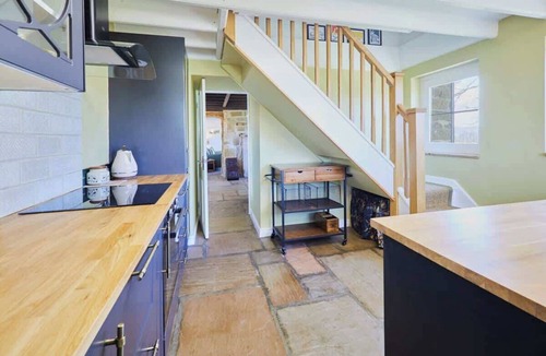 Danby House | Host & Stay | Lop Hall