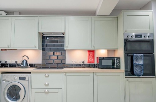 Pontrilas House | Host & Stay | Lower Chestnut House