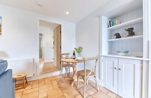 Wall House | Host & Stay - Maggie's