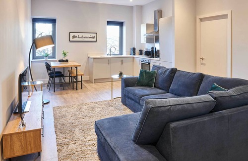 Crosby Apartment | Host & Stay | Mariposa Waterloo