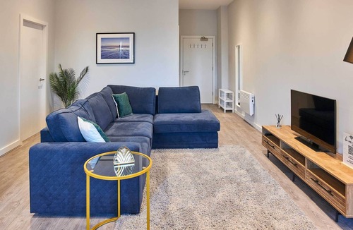 Crosby Apartment | Host & Stay | Mariposa Waterloo