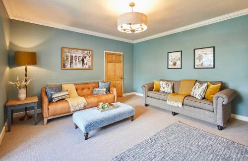 Middleton One Row House | Host & Stay - May Cottage