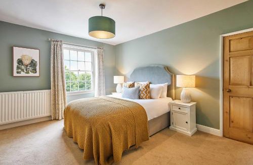 Middleton One Row House | Host & Stay - May Cottage