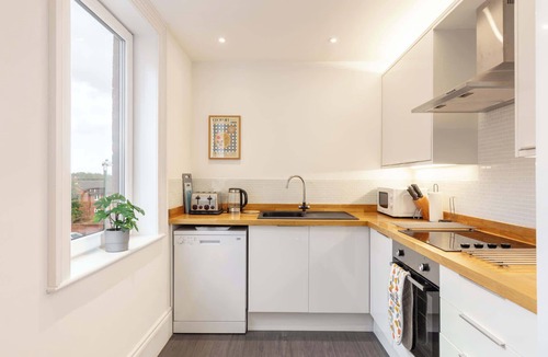 Westoe Apartment | Host & Stay | North View