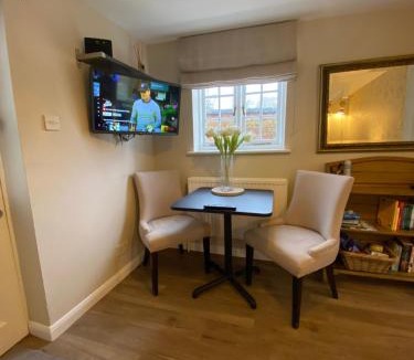 Sherington House | Host & Stay - Old Chapel