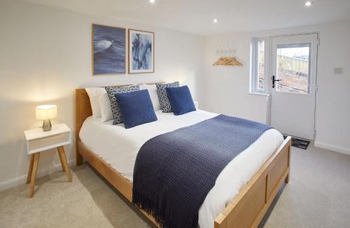 Whitby House | Host & Stay - Osborne House