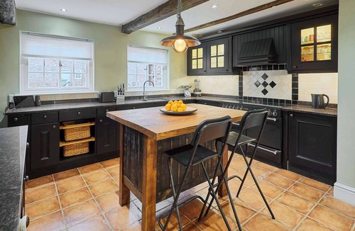 Thirsk House | Host & Stay | Paradise Farm