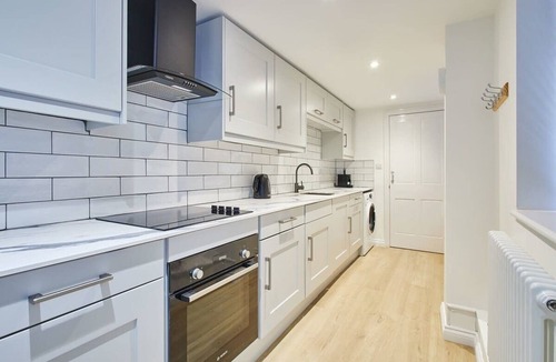 West Cliff House | Host & Stay | Penny Farthing Cottage