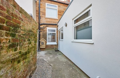 West Cliff House | Host & Stay | Penny Farthing Cottage