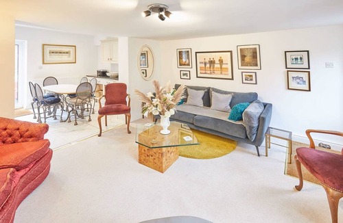 Stokesley House | Host Stay Rose Cottage