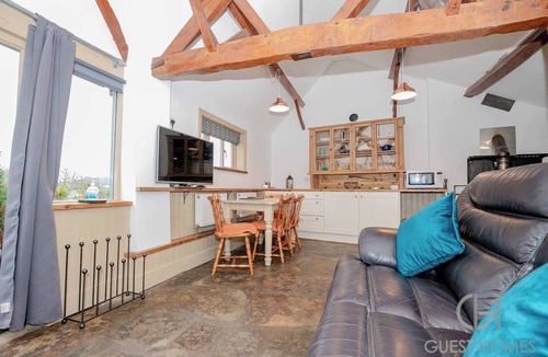 Broughton Hackett House | Host & Stay | Snodsbury Barn