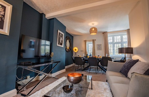 Tadworth Apartment | Host & Stay | Station Approach