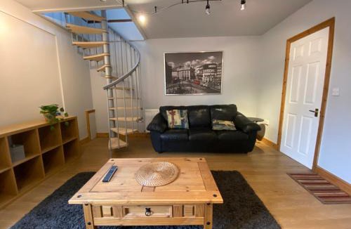 Walton Apartment | Host & Stay - Studley Knapp