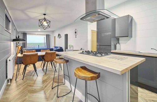 Low Gate Ski Chalet | Host & Stay | Sycamore Spa Lodge