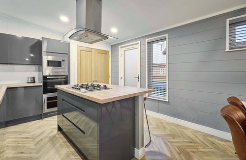 Low Gate Ski Chalet | Host & Stay | Sycamore Spa Lodge