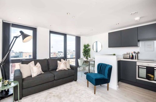 Baltic Triangle Apartment | Host & Stay | The Baltic Penthouse 3