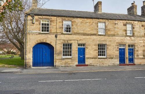 Warkworth House | Host & Stay - The Blacksmiths