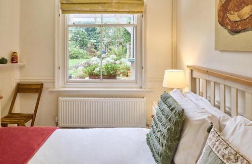 Canterbury House | Host & Stay - The Cabin