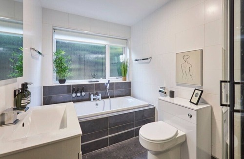 Barwell Apartment | Host & Stay | The Fairway