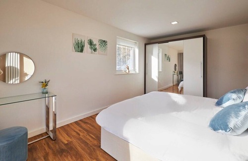 Barwell Apartment | Host & Stay | The Fairway