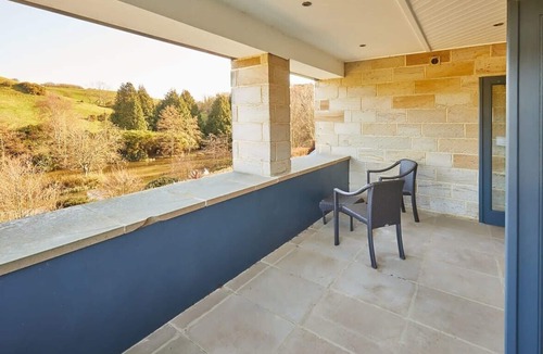 Sandsend House | Host & Stay | The Lakehouse