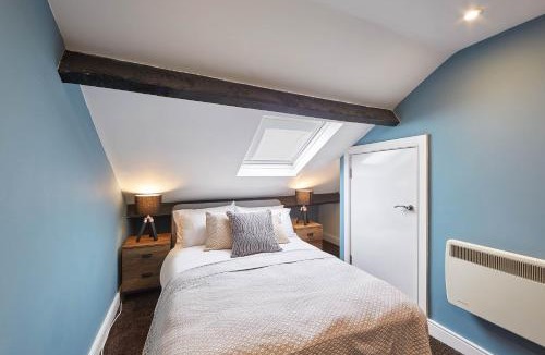 West Cliff Apartment | Host & Stay - The Loft