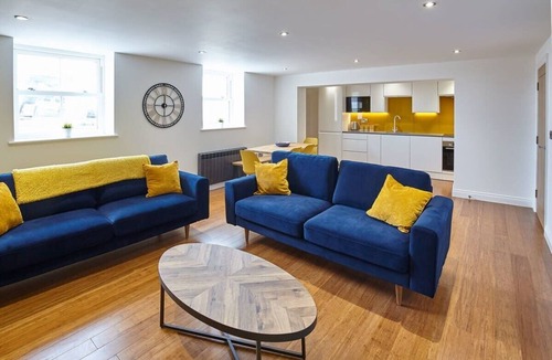 West Cliff Apartment | Host & Stay | The Royal Hideaway