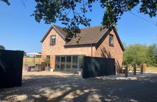 Radbourne House | Host & Stay - The Stable