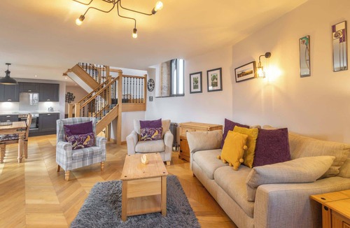 Hexham House | Host & Stay | The Tiny Chapel