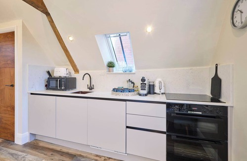 Pontrilas Apartment | Host & Stay | Vinegar Loft