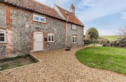 Salthouse Cottage | Host & Stay | White End