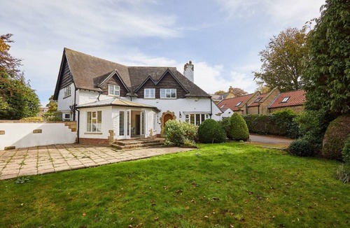 Scalby House | Host & Stay | White Lodge