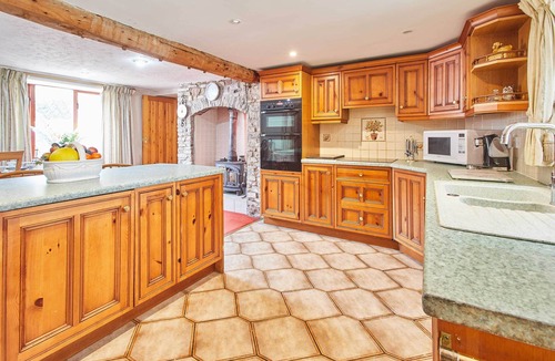 Wotton-under-Edge House | Host & Stay | Windles