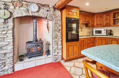 Wotton-under-Edge House | Host & Stay | Windles