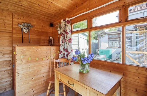 Wotton-under-Edge House | Host & Stay | Windles