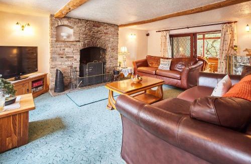 Wotton-under-Edge House | Host & Stay - Windles