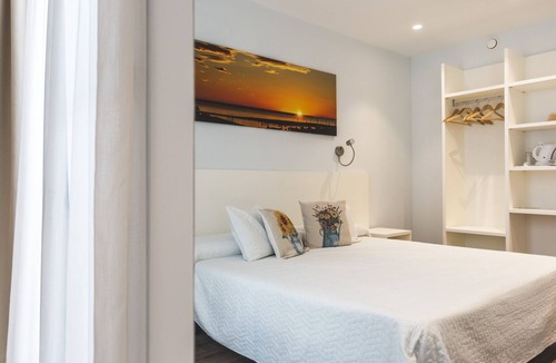 Sant Carles de la Rapita Hostel | Hostal Agustí