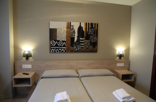 Ermitagana House | Hostal Acella