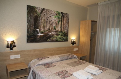 Ermitagana House | Hostal Acella